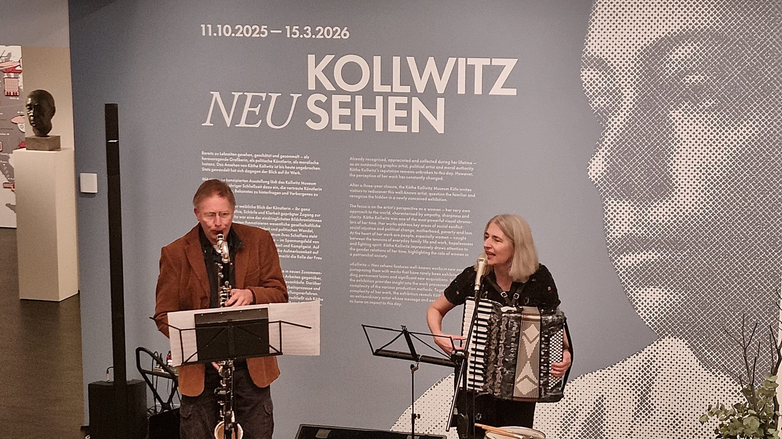 Musikduo mit Klarinette und Akkordeon.